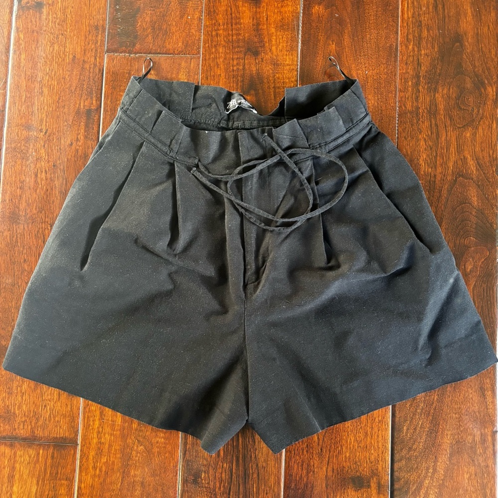 ZARA BLACK PAPERBAG SHORTS